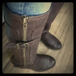 Brown faux lether boots👢